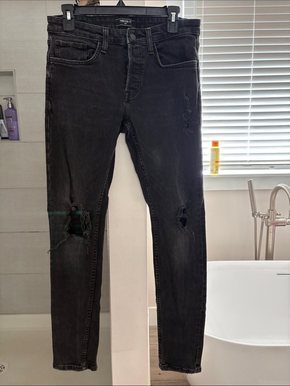 Forever 21 Men Black Distressed Skinny Jeans